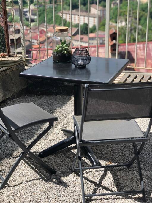 Charmant Logement & Terrasse Au Centre Historique Saint-Claude Kültér fotó